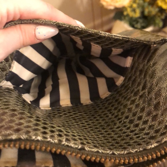 Gianni Bini Crossbody Charcoal Embossed Leather // Gold hardware - Picture 10 of 11